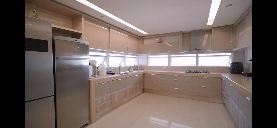 Imagem Casa com 5 Quartos à Venda, 1.600 m² em De Lourdes - Fortaleza