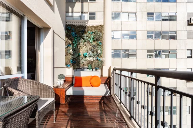 Imagem Apartamento Duplex á venda em Moema com 2 Suítes, 2 Vagas, 163m²