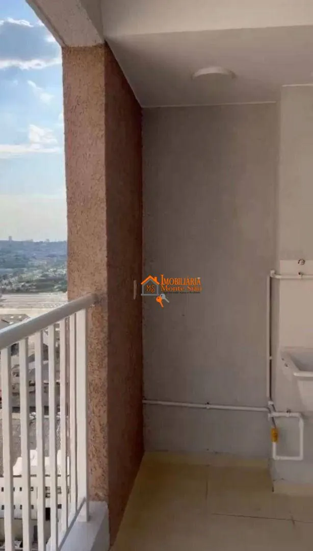 Imagem Apartamento à venda com 43m², 2 quartos, sala com sacada no Condomínio Flap - Vila São João, Guarulhos, SP