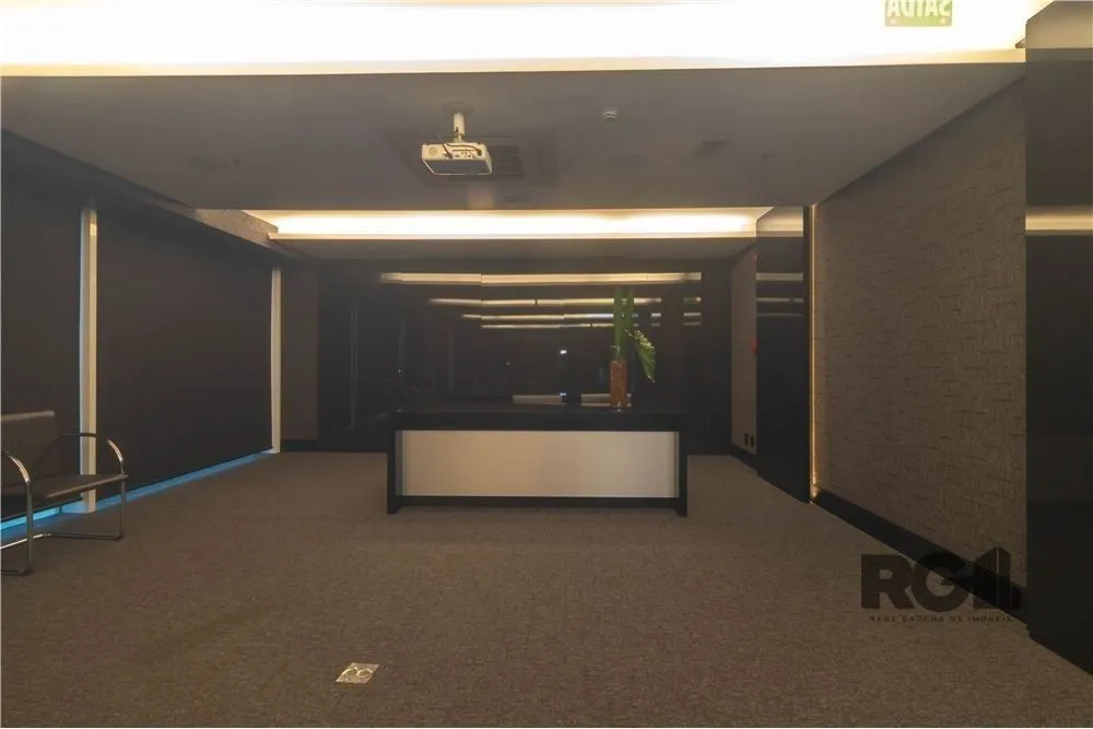 Imagem Sala comercial com 36,7 m² de área privativa e 1 vaga(s) de garagem. Localizado na Rua/Av. Doutor Nilo Peçanha, no bairro Bela Vista em Porto Alegre.