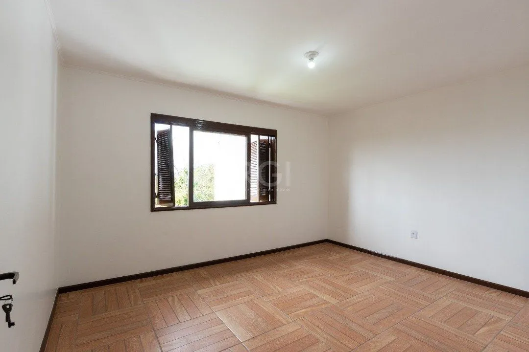 Imagem Casa para Venda - 454.7m², 5 dormitórios, sendo 1 suites, 8 vagas - Teresópolis