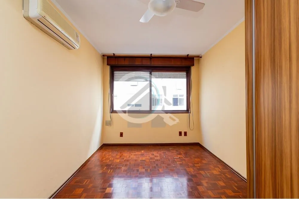 Imagem Venha morar numa rua arborizada, plana para ótimas caminhadas até a redenção, em um apartamento ...