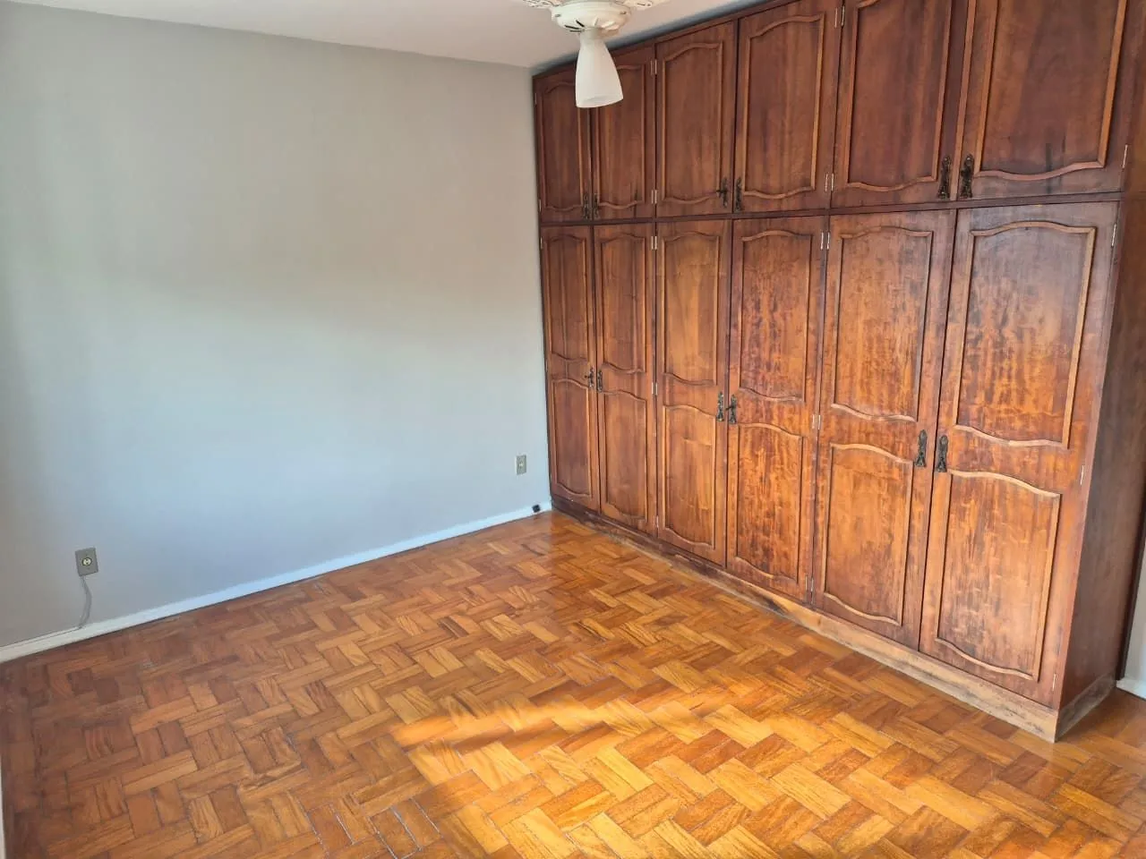Imagem 3d com vaga e elevador