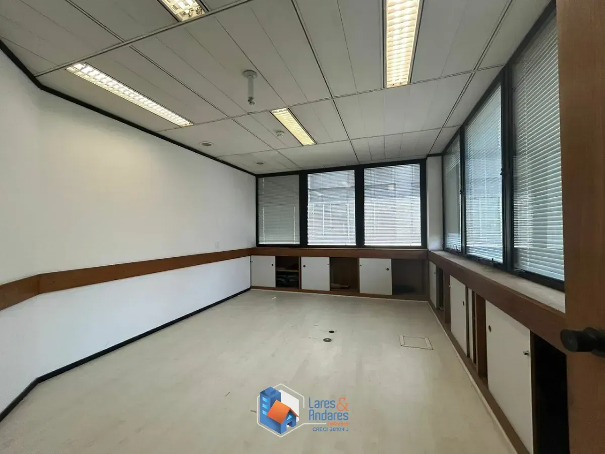 Imagem Conjunto comercial para venda em Chácara Santo Antônio (Zona Sul), 526m²
