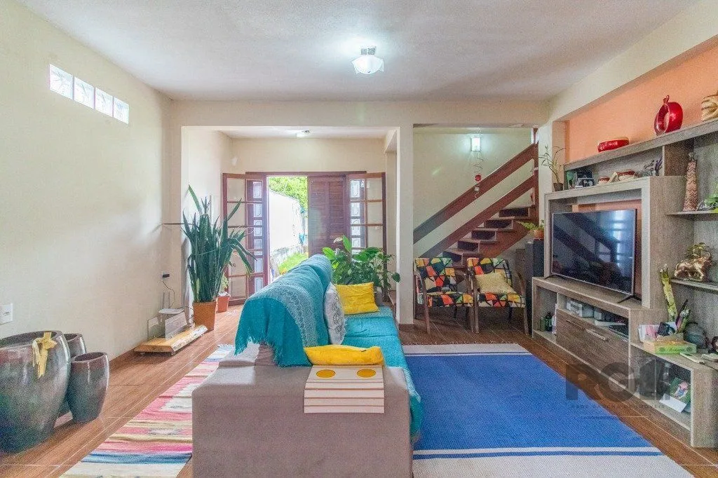 Imagem Casa com 3 dormitórios e 3 vagas no bairro Santa Tereza