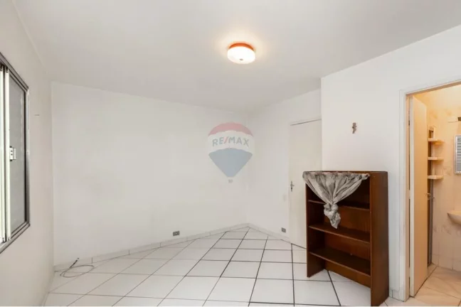 Imagem Casa bem localizada no jardim prudência com 3 Dormitórios,2 Banheiros, Sala com piso frio, Cozinha, corredor lateral, 2 vagas de garagem,