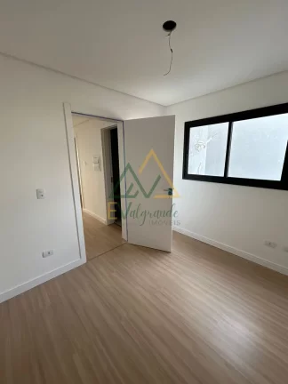 Imagem Sobrado em Condomínio à venda no Xaxim Curitiba PR