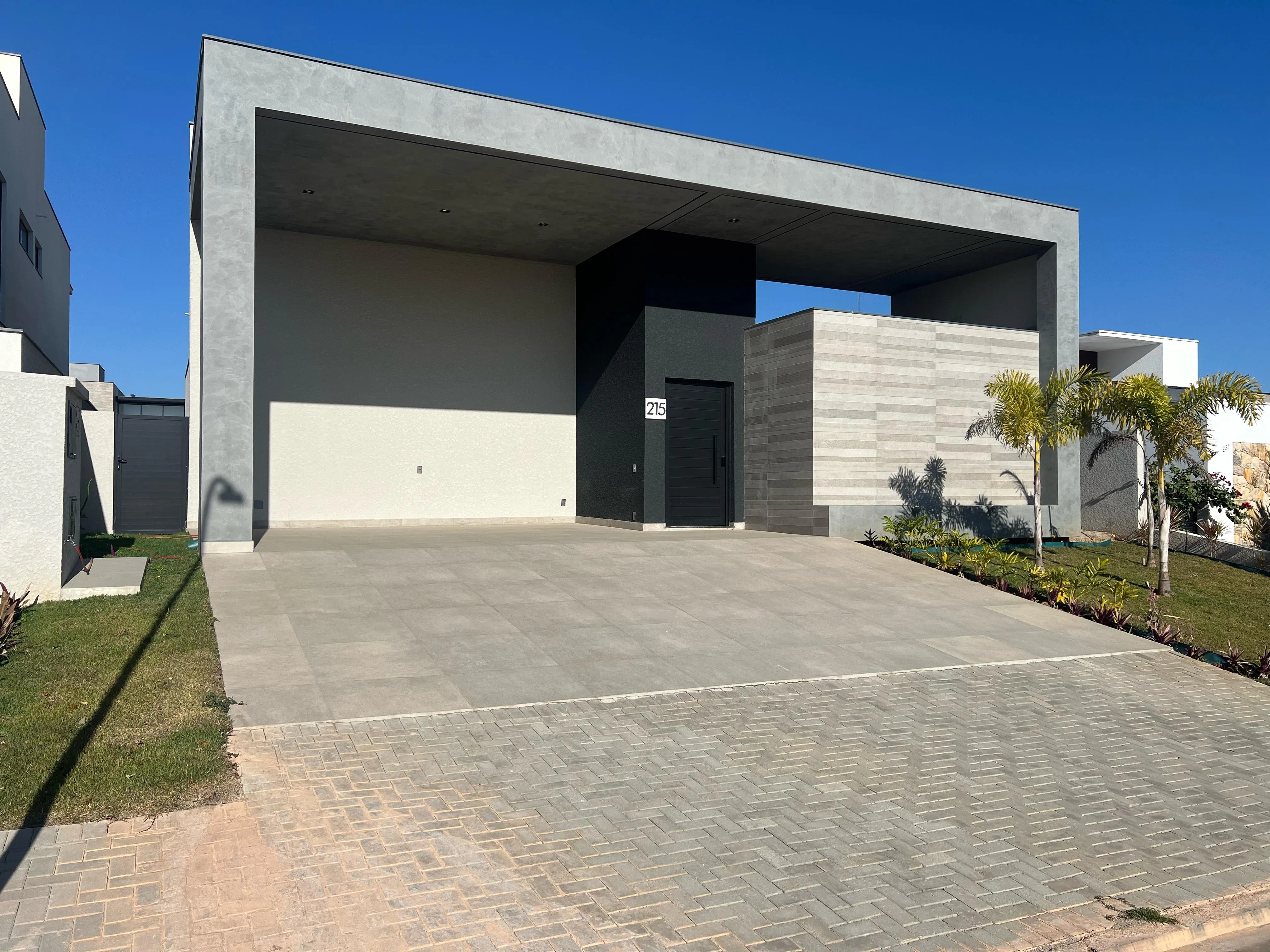 Foto do imóvel Exclusiva Casa Térrea com 4 Suítes e Piscina no Alphaville Nova Esplanada 3 em ALPHAVILLE NOVA ESPLANADA 3, VOTORANTIM - SP