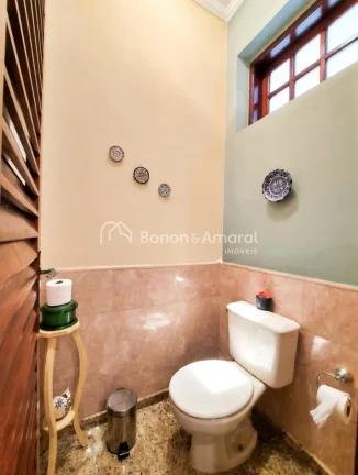 Imagem Casa à venda no San Conrado.

- 3 dormitórios, sendo 1 suíte com closet e hidro;
- Sala espaçosa...