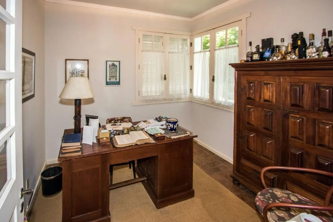 Imagem Casa para Venda - 489m², 4 dormitórios, sendo 2 suites, 3 vagas - Cristal