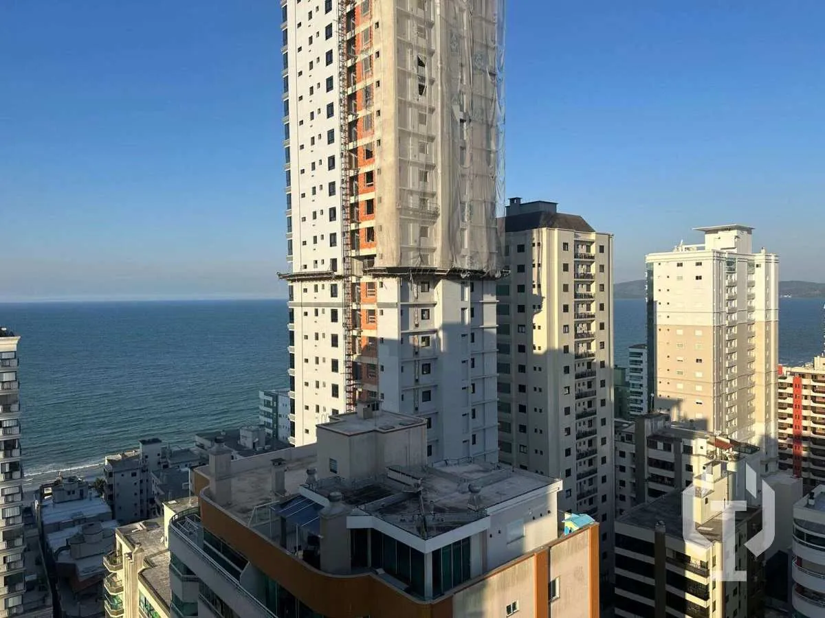 Imagem APTO EM MEIA PRAIA ITAPEMA COM 4 SUÍTES, MOBILIADO COM VISTA MAR