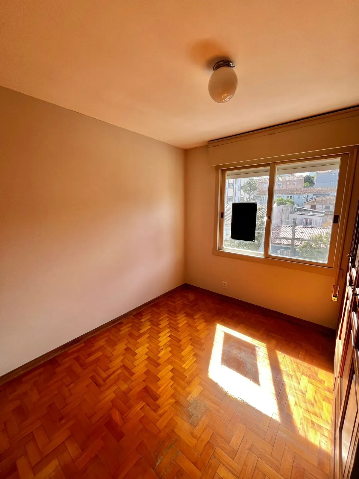 Imagem Apto de 03 dorm, 02 banheiros e dep empregada no coração do Bairro Higienópolis