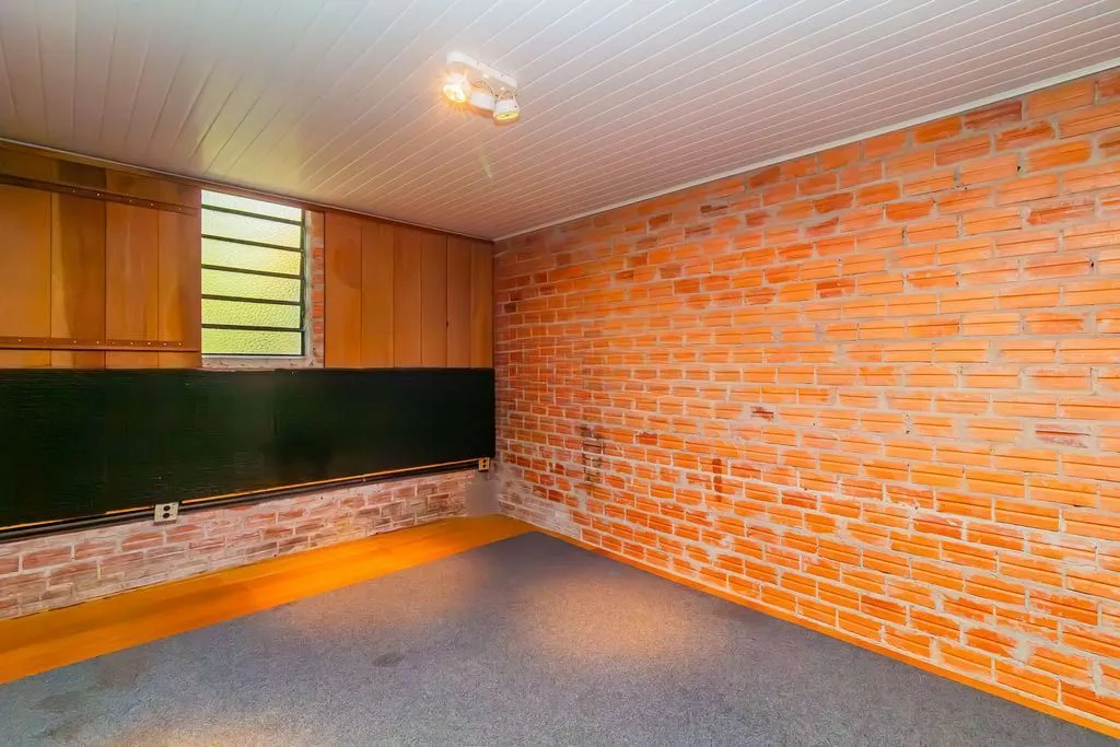 Imagem Casa de 3 dormitórios, no Bairro Ponta Grossa - Porto Alegre