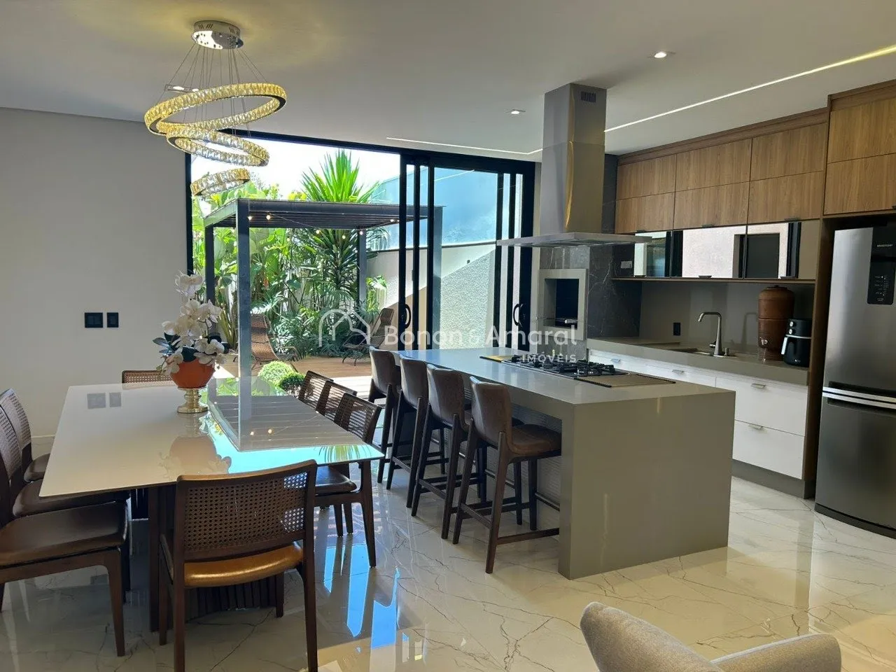 Imagem Sobrado à venda com 03 quartos por R$ 2690.000,00 no Condomínio Santorini bairro Parque Brasil 500, em Paulínia