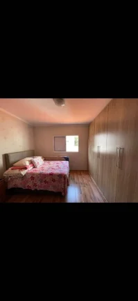 Imagem Sobrado com 250 m² 3 Dormitorios sendo 1 Suíte com sacada e 4 Vagas