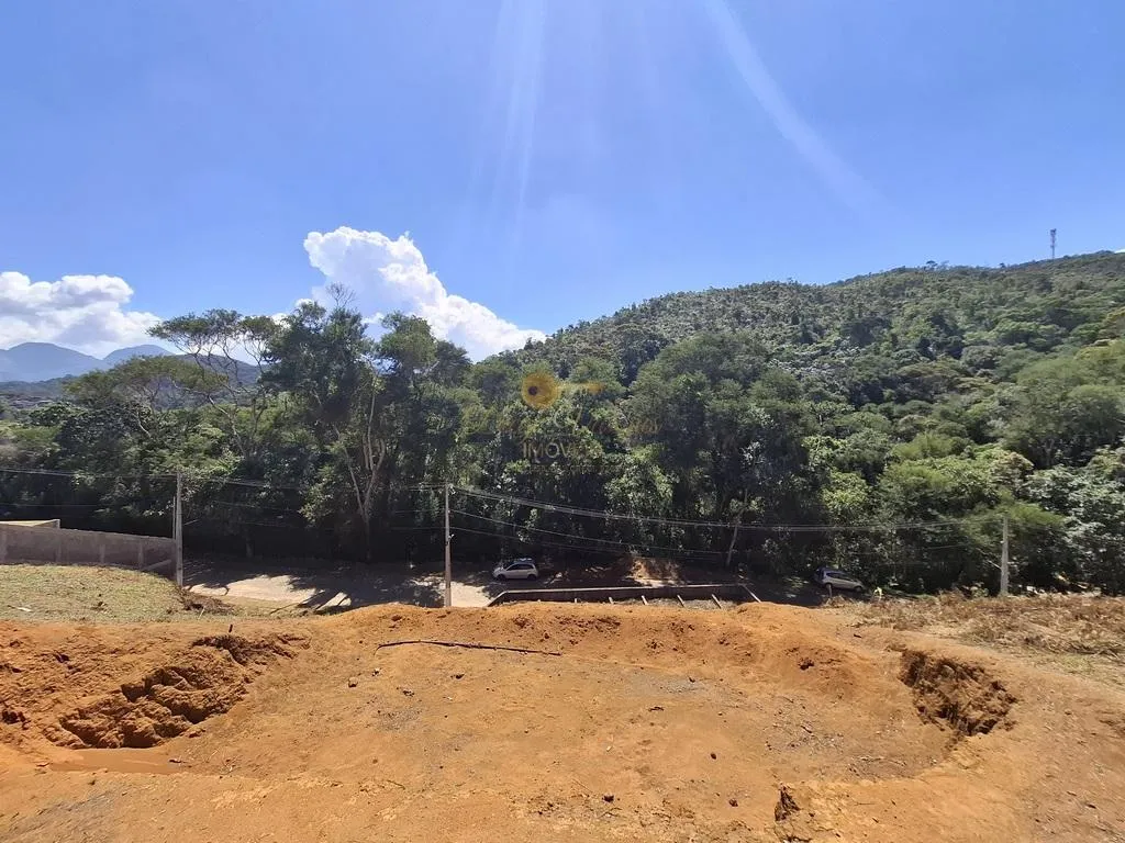 Imagem Terreno em Condomínio para Venda em Teresópolis / RJ no bairro Prata