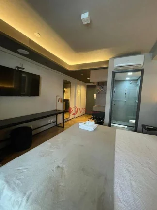 Imagem Studio para venda no centro semi mobiliado com 1 dormitório, 1 banheiro, 1 sacad