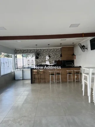 Imagem Apartamento reformado, andar alto, sol da manhã, 2 quartos com varanda fechada e lazer completo na melhor região de Vila Velha.