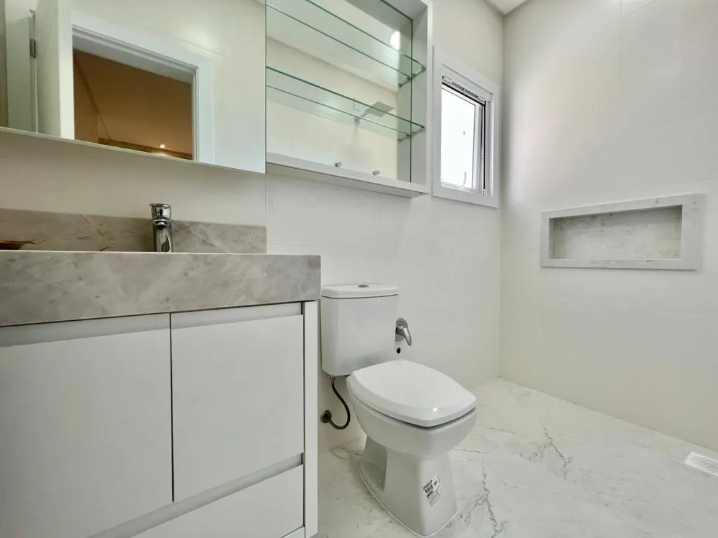 Imagem Casa em Condominio 4 Dormitórios - Bairro --
