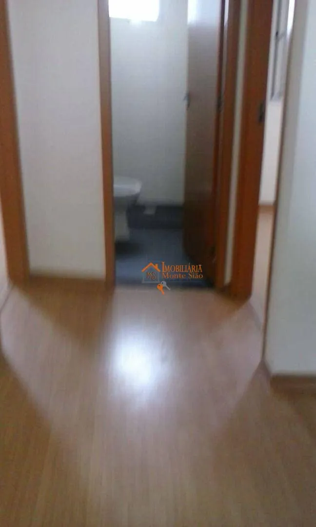Foto do imóvel Apartamento com 2 dormitórios à venda, 41 m² por R$ 255.000,00 - Água Chata - Guarulhos/SP