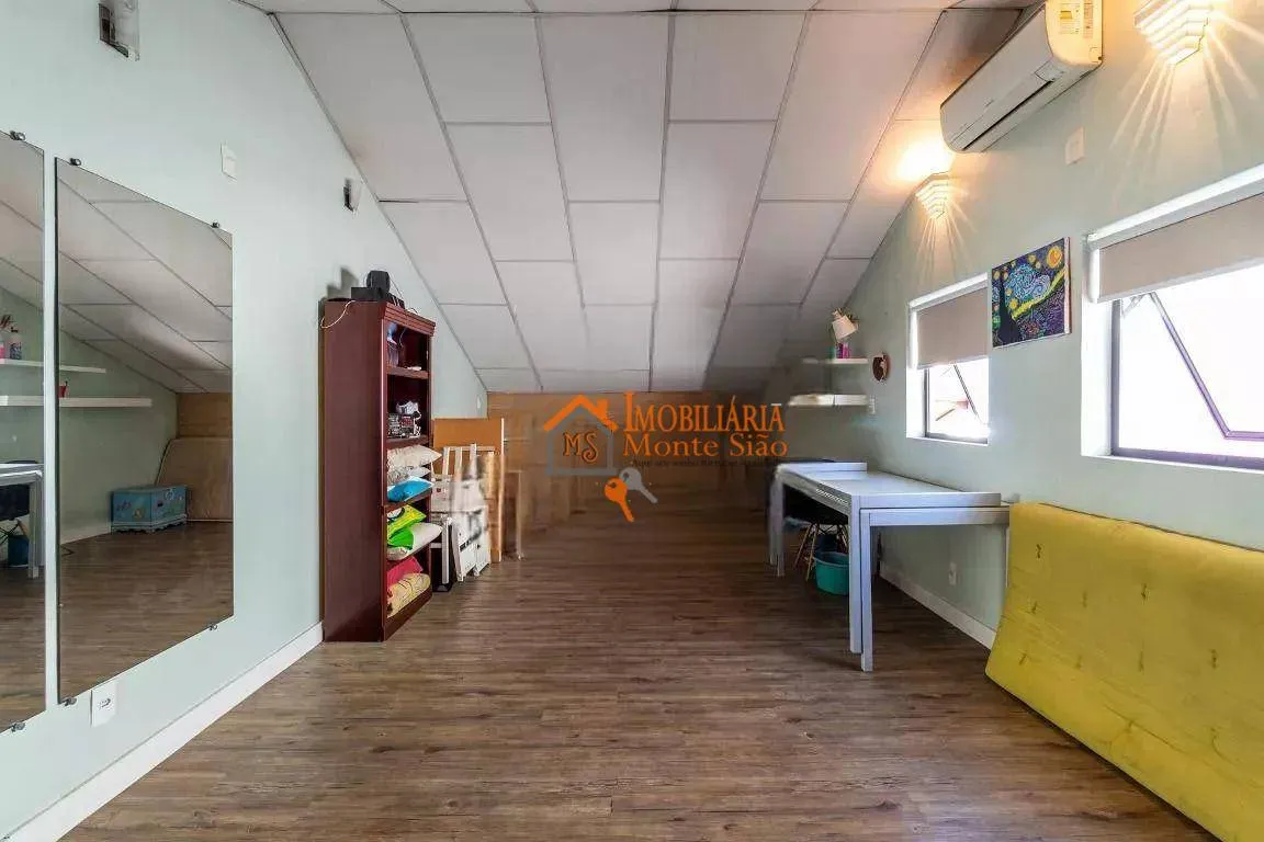 Imagem Casa com 2 dormitórios à venda, 120 m² por R$ 650.000,00 - Parque Renato Maia - Guarulhos/SP