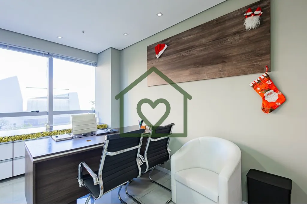 Imagem Sala comercial de 37m2 no 7º andar da Rua Gutemberg, 151, Torre 2, na Zona Petrópolis, com piso po...