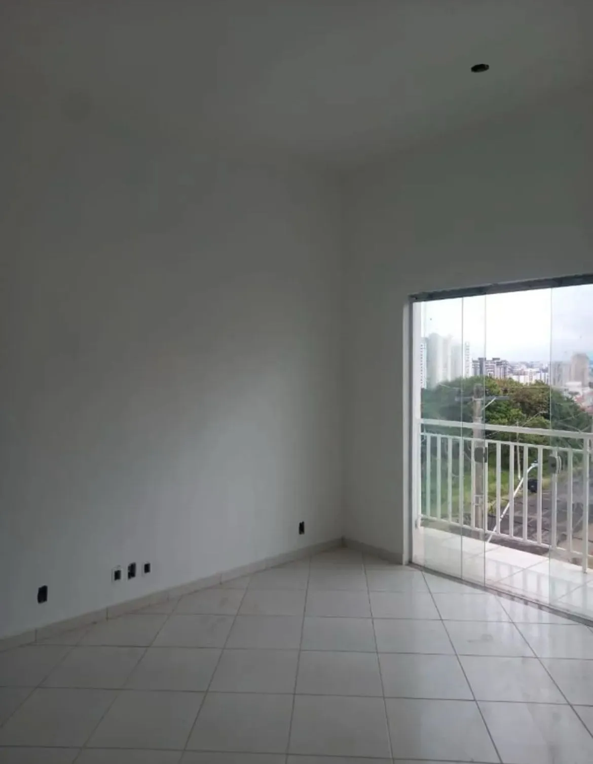 Imagem Oportunidade em Sorocaba! Imóvel Comercial com 9 Salas e 10 Vagas