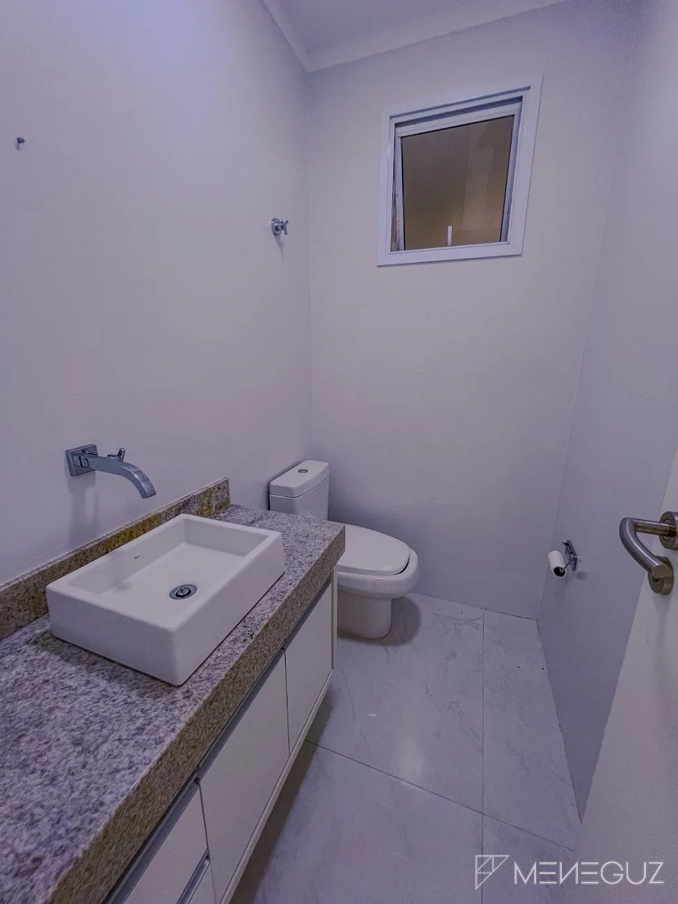Imagem Apartamento 4 suítes no centro de Guarapari, de frente para o mar da Praia das Castanheiras