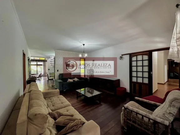 Imagem Sua Oportunidade batendo a sua Porta. Vendo casa em Interlagos 380m² com 4 quartos. VALOR VENDA: R$ 1.600.000 IPTU (anual): R$ 14.205 380 m2 útil 4 dormitórios 2 suítes 6 banheiros Sala de TV ️ Cozinha americana ️ Despensa Lavabo Lavanderia 6 vagas Churra