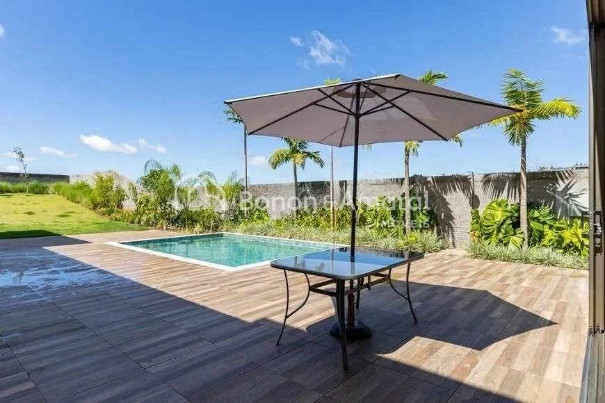 Imagem Casa de Condomínio com 4 Quartos e 2 banheiros à Venda, 360 m² por R$ 4.800.000