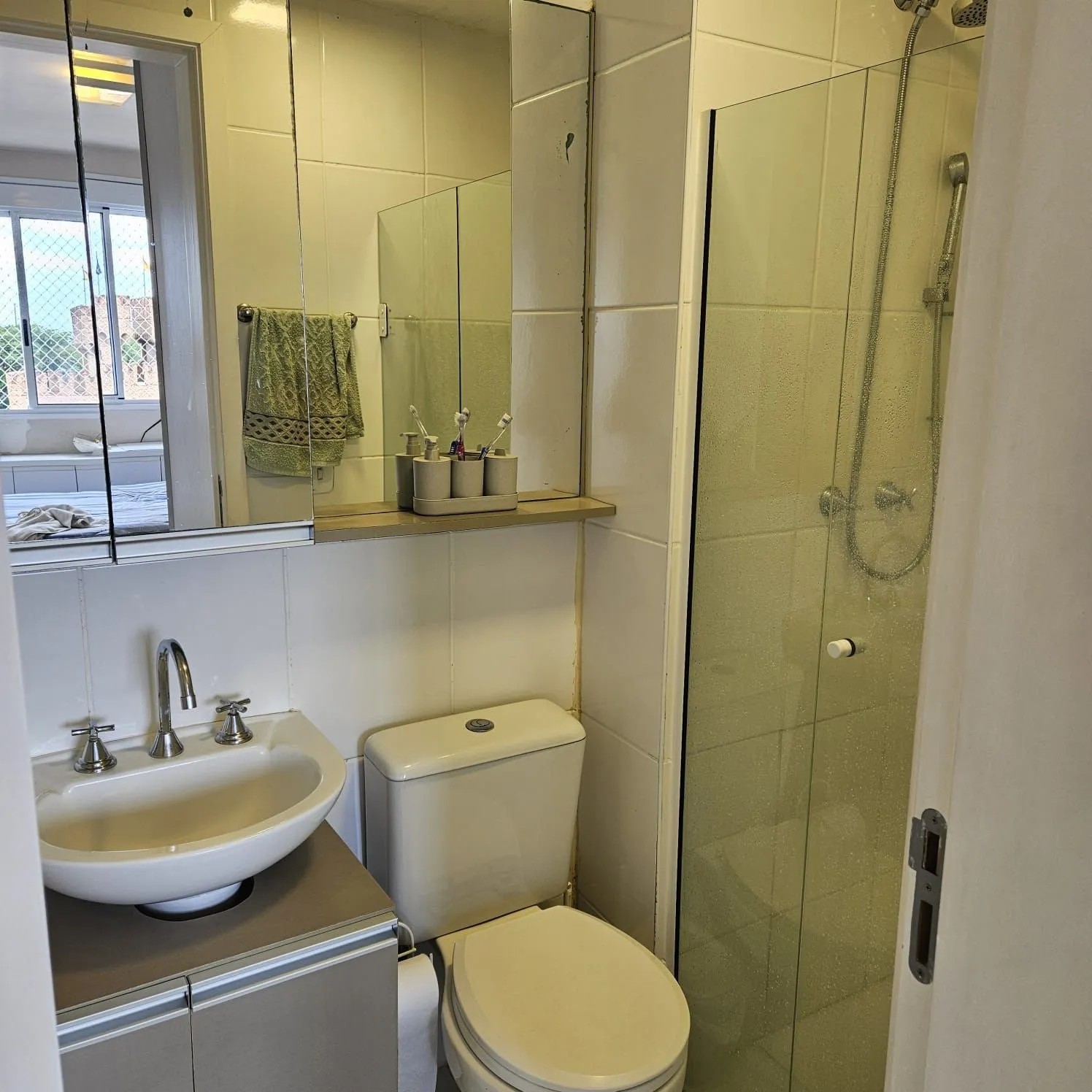 Imagem apartamento de 02 dormitórios com sacada e garagem