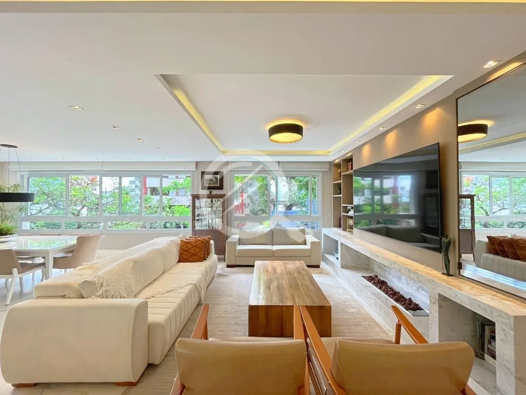 Imagem Apartamento de 170 m², mobiliado e decorado, 3 suítes e 3 vagas no bairro Petrópolis. Imóvel pos...
