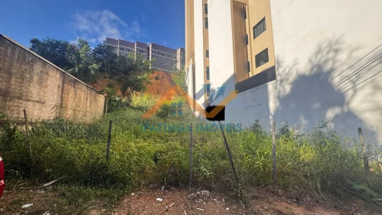 Terreno de 480m² com frente para duas ruas à venda ? Ipatinga em Rua Turfa