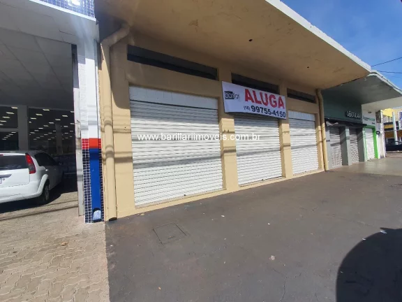 Imagem Salão Comercial para Locação em Ribeirão Preto-SP, Bairro Campos Elíseos: 2 Banheiros e 700m² de Área!