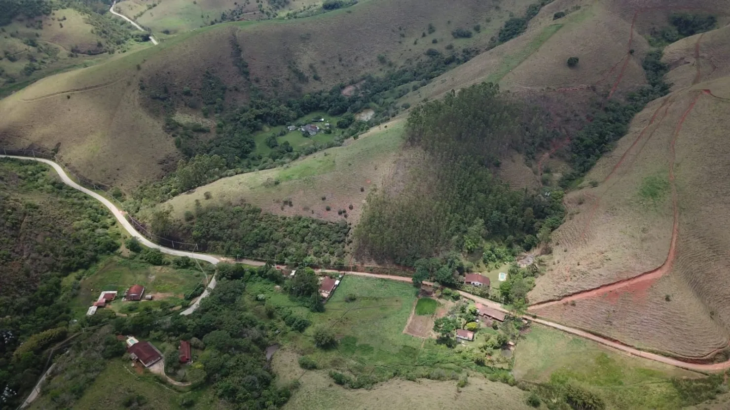 Imagem Chácara à venda 2 Quartos, 9 Vagas, 11000M², Zona Rural, Monteiro Lobato - SP