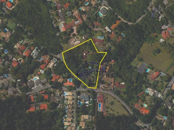 Imagem Casa Térrea com Gourmet, Hóspede, Cocheira, Ateliê e Caseiro.