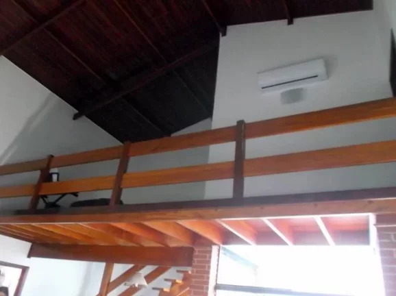 Imagem LINDO SOBRADO EM LOCAL PRIVILEGIADO.