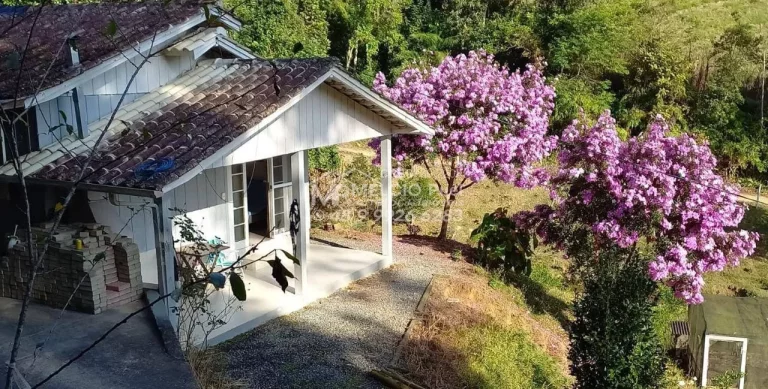 Foto do imóvel Lindo SÍTIO A VENDA EM MAJOR GERCINO/ SC Casa mista madeira e alvenaria. Contrato de compra e venda em cima da escritura total da terra. em Rio do Alho Major Gercino SC