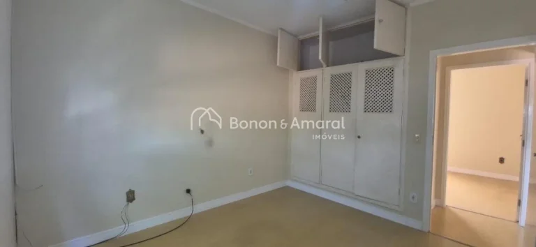 Imagem Excelente oportunidade para quem busca conforto, espaço e praticidade! Esta casa conta com 3 quarto...