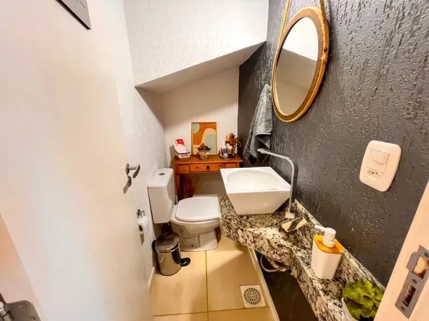 Imagem Casa Reformada em Condomínio com Suíte e Espaço Versátil Avenida Ecoville