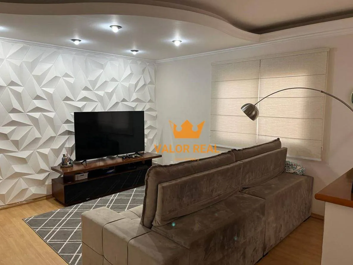 Imagem Casa de noivos em rua tranquila e com segurança. AT 394 m2, 3 Dorm, 2 Suites, Salão de Festas, R$ 790.500