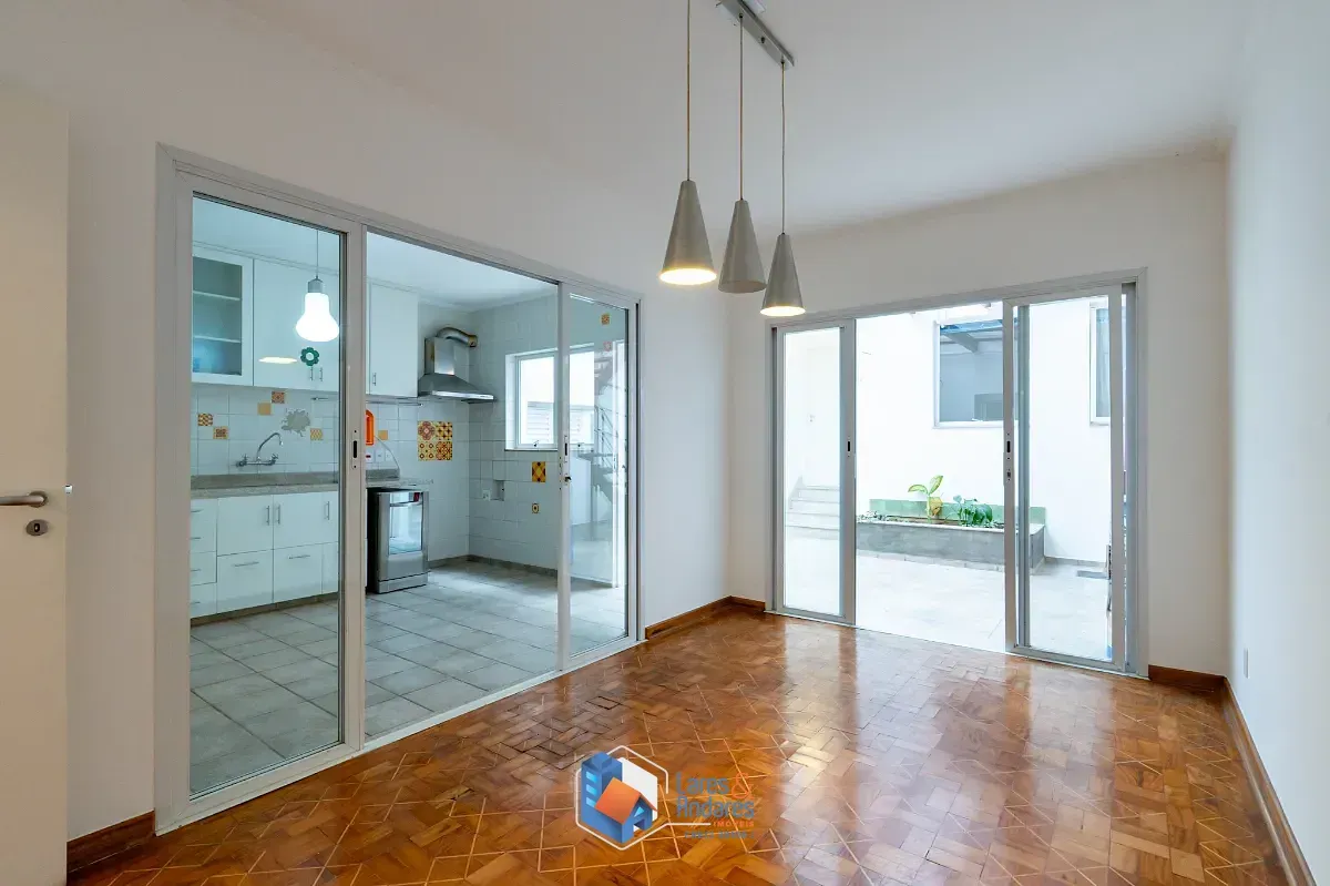 Imagem Casa para venda em Perdizes com 4 quartos, sendo 1 suíte, 171m²