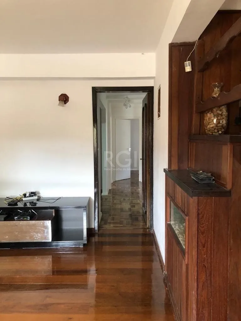 Imagem Casa para Venda - 326m², 3 dormitórios, sendo 2 suites, 4 vagas - Parque dos Maias