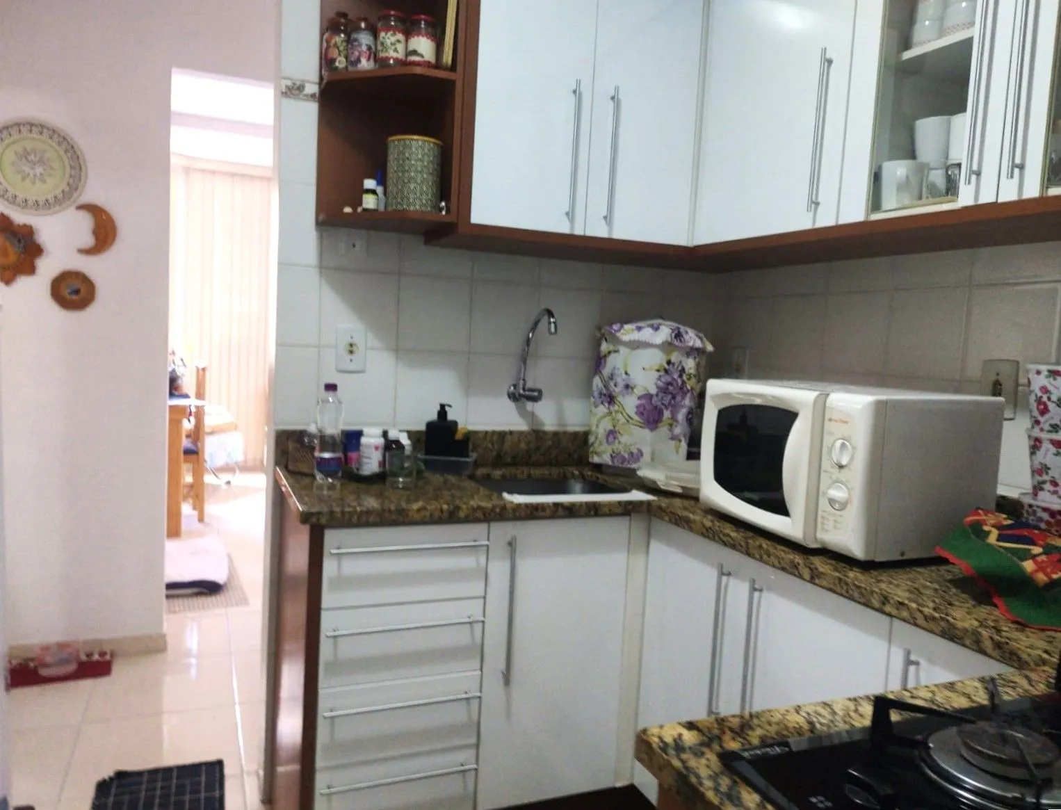 Imagem Apartamento 2 dormitórios semimobiliado próximo do Colégio Rosário