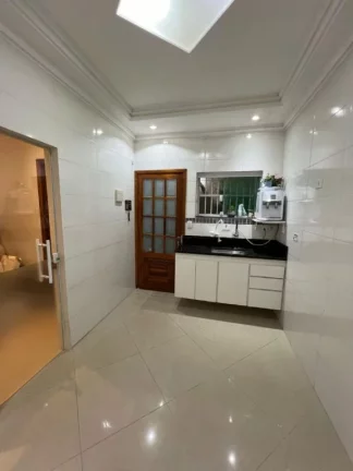 Imagem Casa de alto padrão à venda no bairro Caiçara