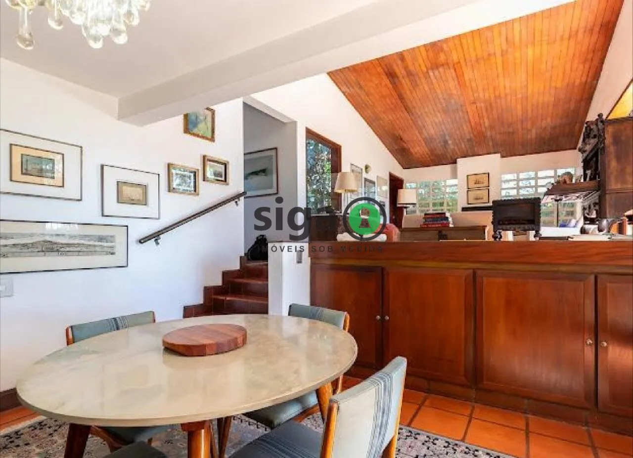 Imagem CASA À VENDA EM RUA FECHADA JARDIM EVEREST - VISTA PARA O JÓQUEI CLUB