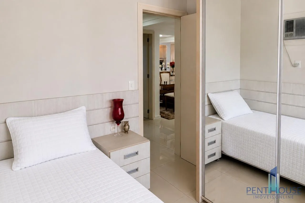Imagem Apartamento Quadra Mar para Venda em Balneário Camboriú, CENTRO, 3 dormitórios, 1 suíte, 2 banheiros, 2 vagas