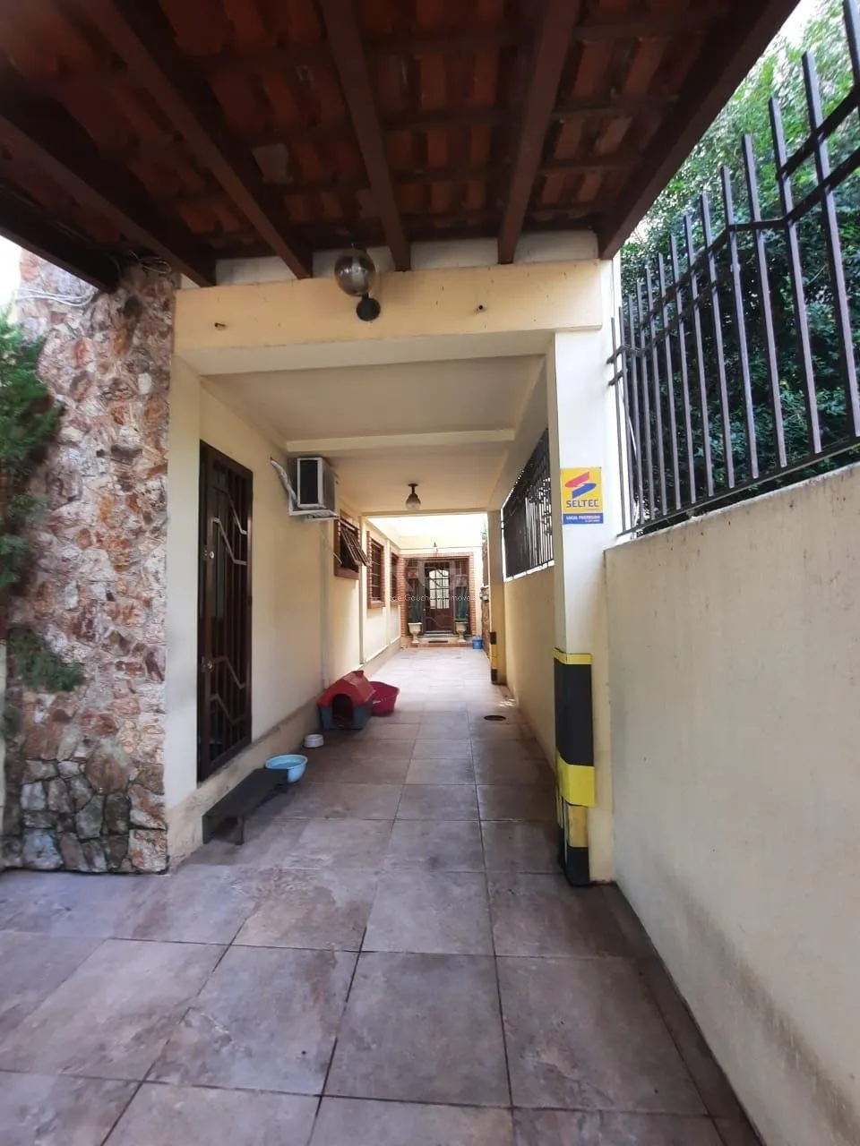 Imagem Casa para Venda - 347m², 5 dormitórios, sendo 2 suites, 3 vagas - São João