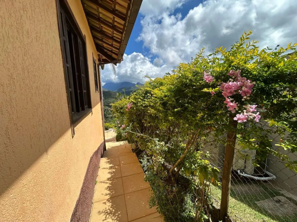 Imagem Casa em Condomínio para Venda em Petrópolis / RJ no bairro Nogueira