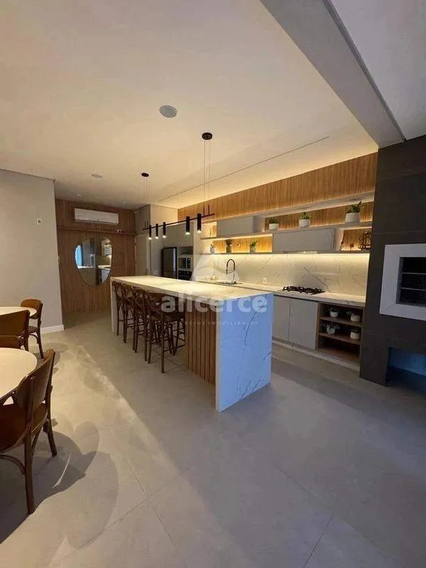 Imagem Apartamento DUPLEX 2 dormitórios com suíte, sacada com churrasqueira, próximo ao mar, em Ingleses - Florianópolis - SC